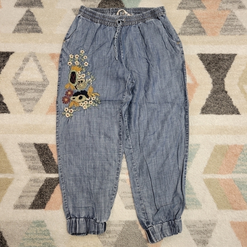 Soft surroundings embroidered floral chambray pants  size small